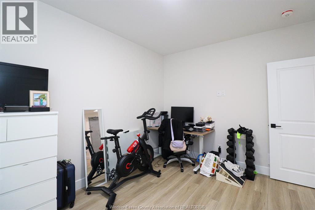 97 Kingsbridge, Amherstburg, ON - Indoor Photo Showing Gym Room