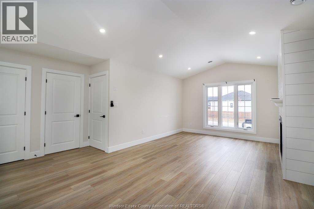 97 Kingsbridge, Amherstburg, ON - Indoor Photo Showing Other Room