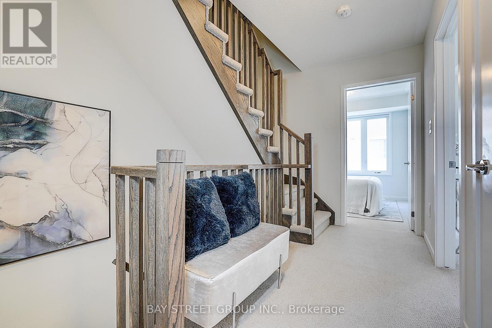 Th 62 - 31 Honeycrisp Crescent, Vaughan, ON