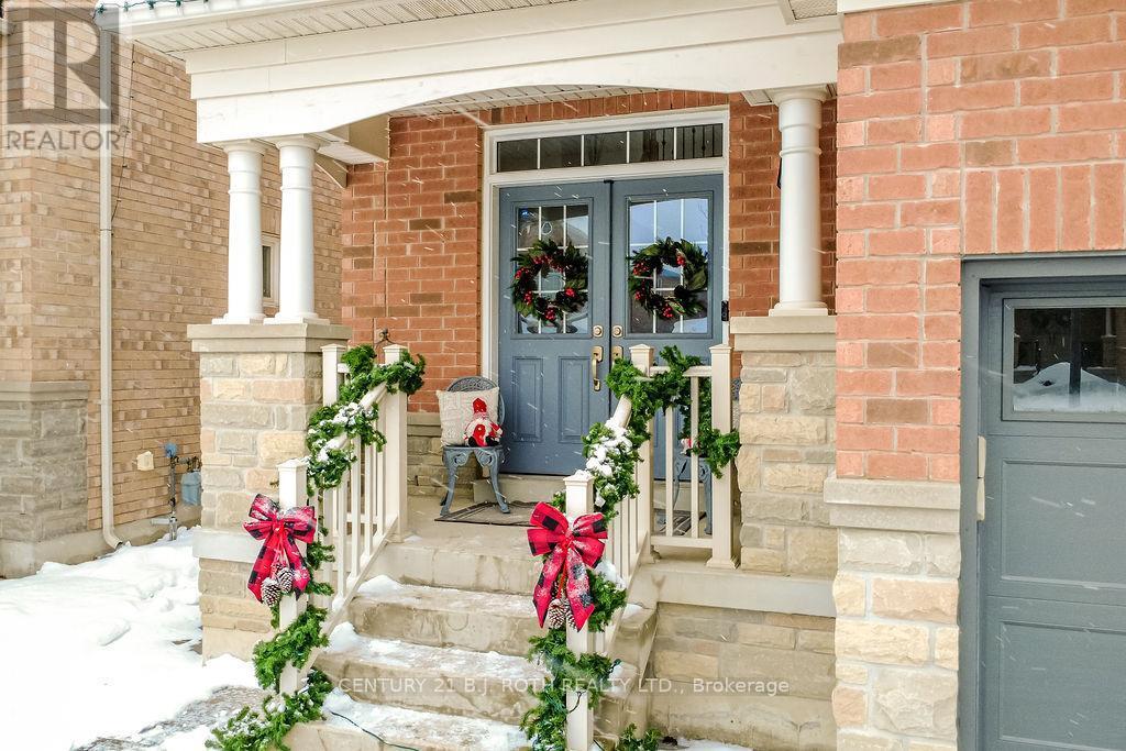 304 Downy Emerald Drive, Bradford West Gwillimbury, ON - Outdoor