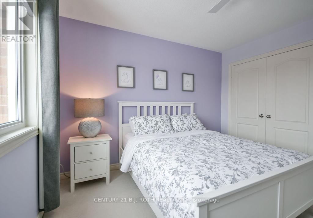 304 Downy Emerald Drive, Bradford West Gwillimbury, ON - Indoor Photo Showing Bedroom