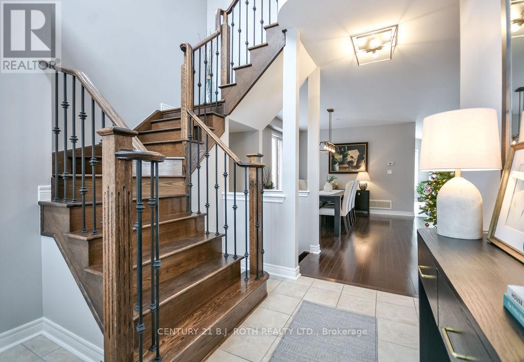 304 Downy Emerald Drive, Bradford West Gwillimbury, ON - Indoor Photo Showing Other Room