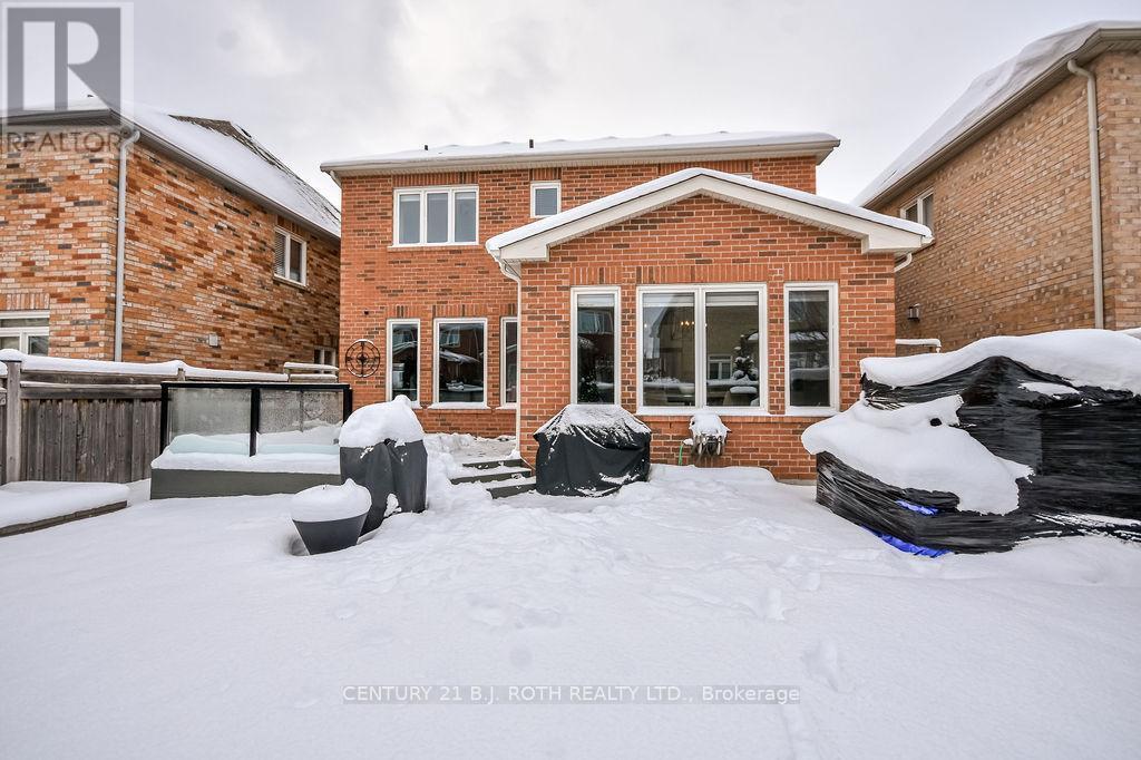 304 Downy Emerald Drive, Bradford West Gwillimbury, ON - Outdoor