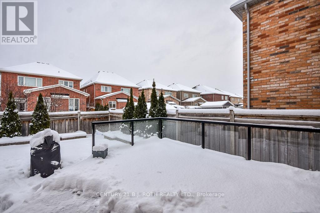 304 Downy Emerald Drive, Bradford West Gwillimbury, ON - Outdoor