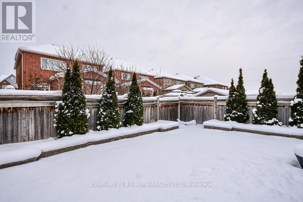 304 Downy Emerald Drive, Bradford West Gwillimbury, ON - Outdoor