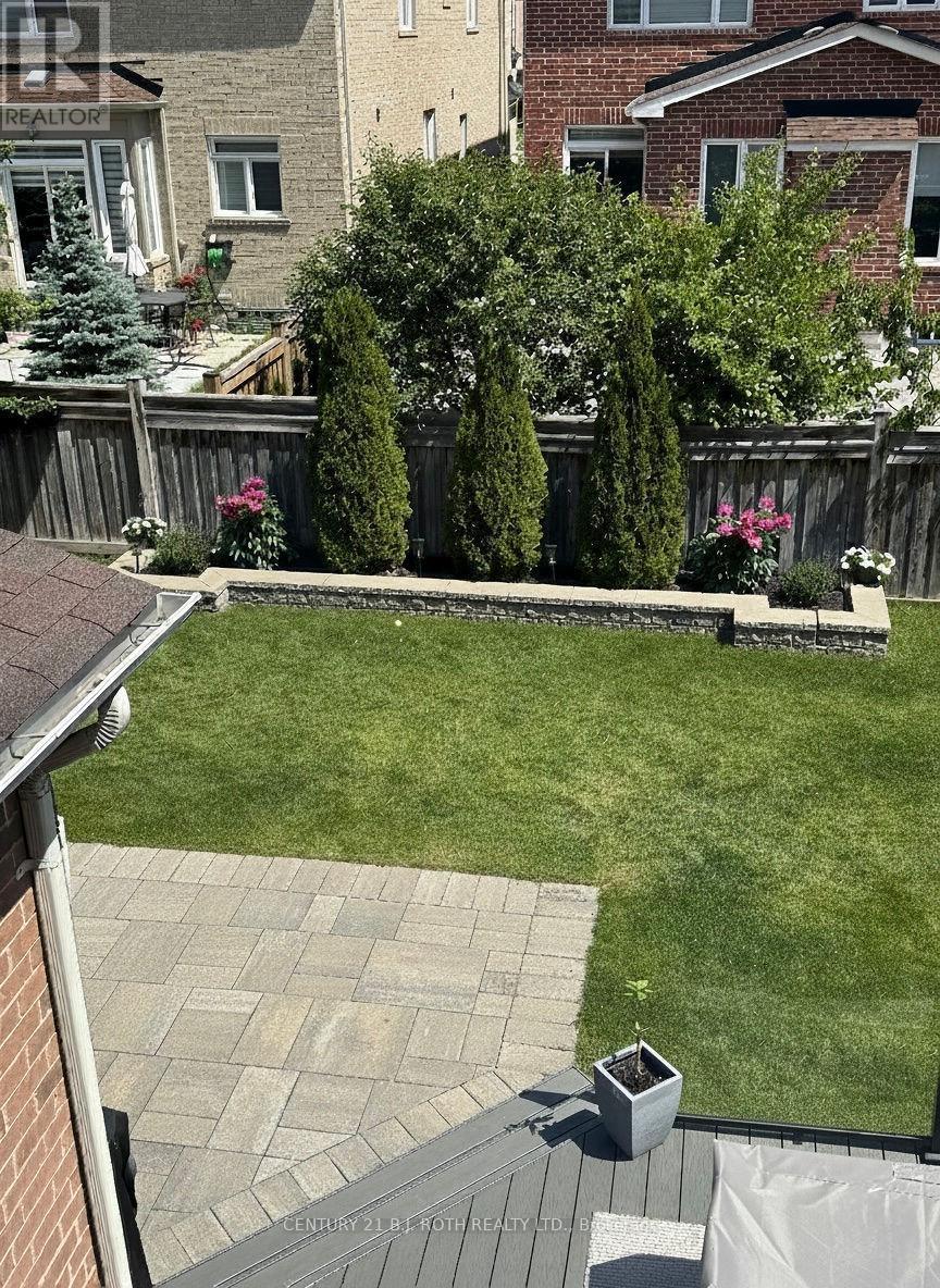 304 Downy Emerald Drive, Bradford West Gwillimbury, ON - Outdoor