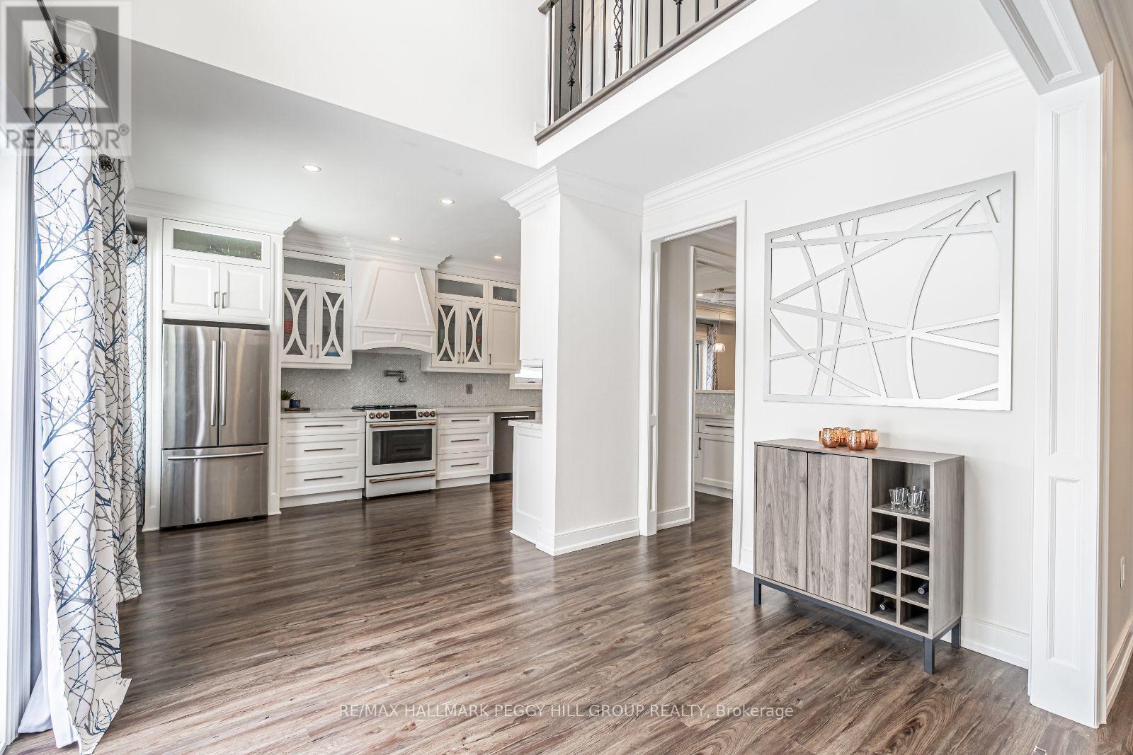 99 Mcintyre Drive, Barrie, ON - Indoor Photo Showing Kitchen