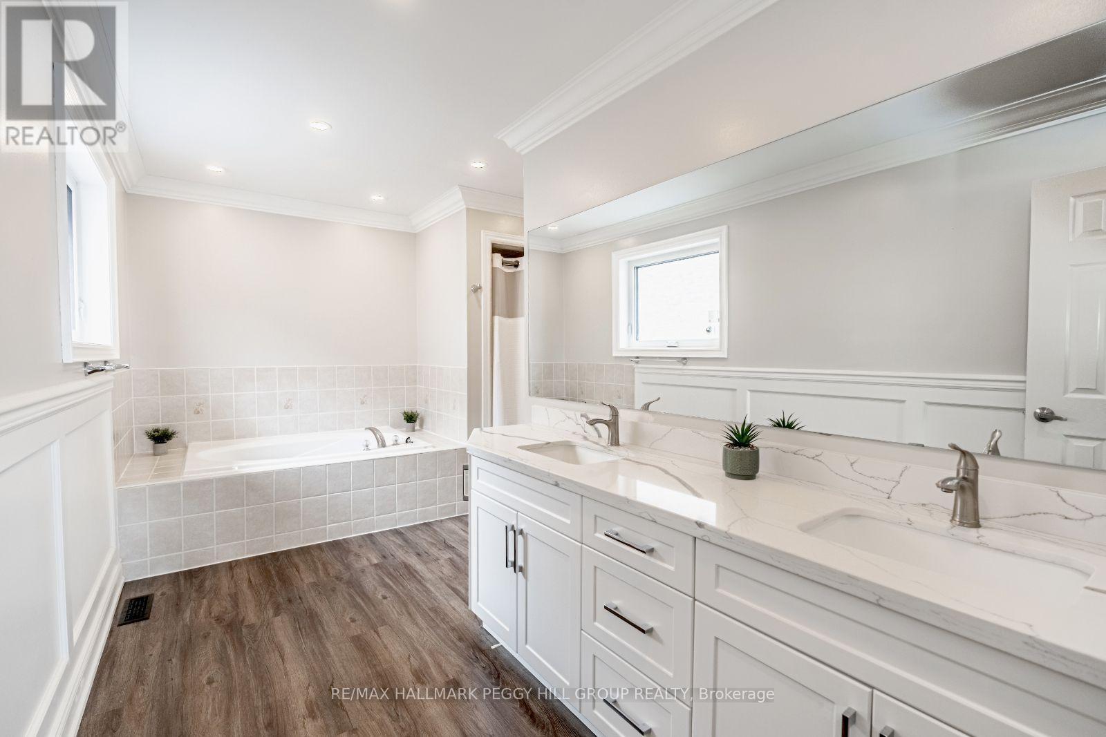 99 Mcintyre Drive, Barrie, ON - Indoor Photo Showing Bathroom