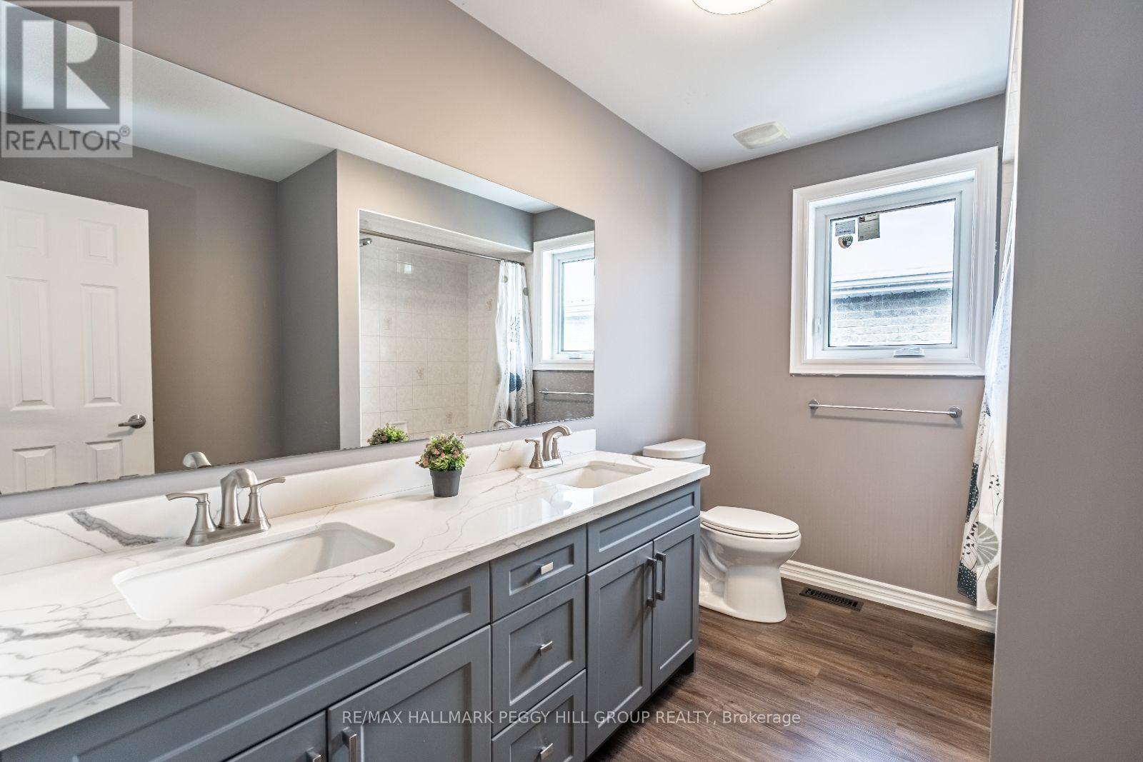 99 Mcintyre Drive, Barrie, ON - Indoor Photo Showing Bathroom