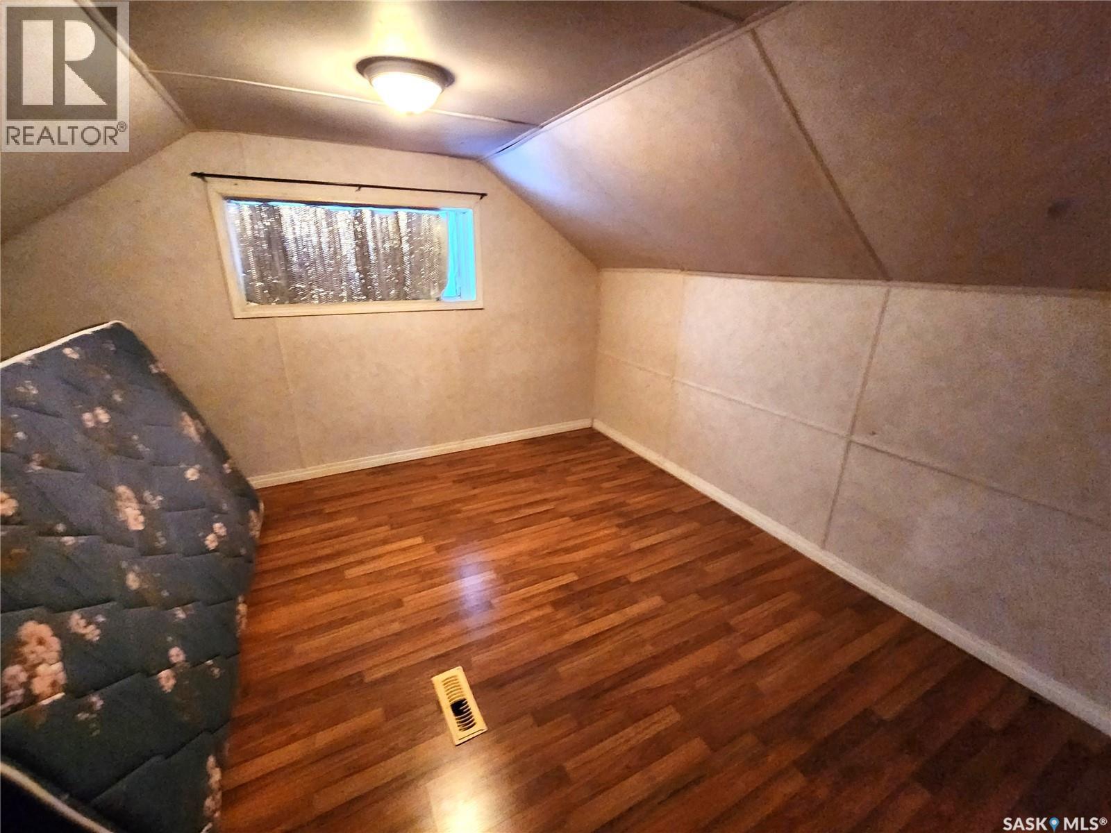 508 1St Avenue E, Lampman, SK - Indoor Photo Showing Other Room