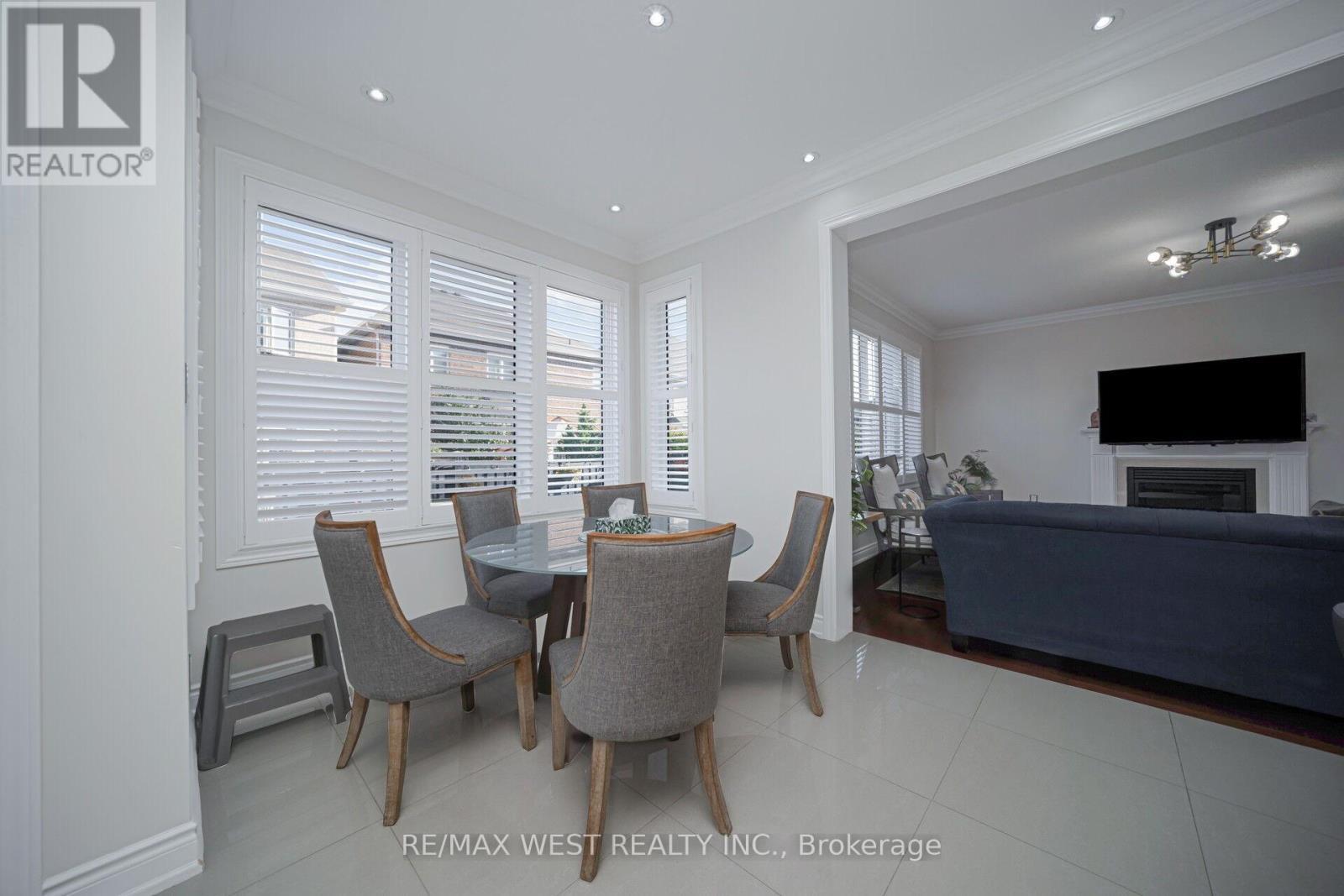 43 Swanton Road, Brampton, ON - Indoor Photo Showing Dining Room