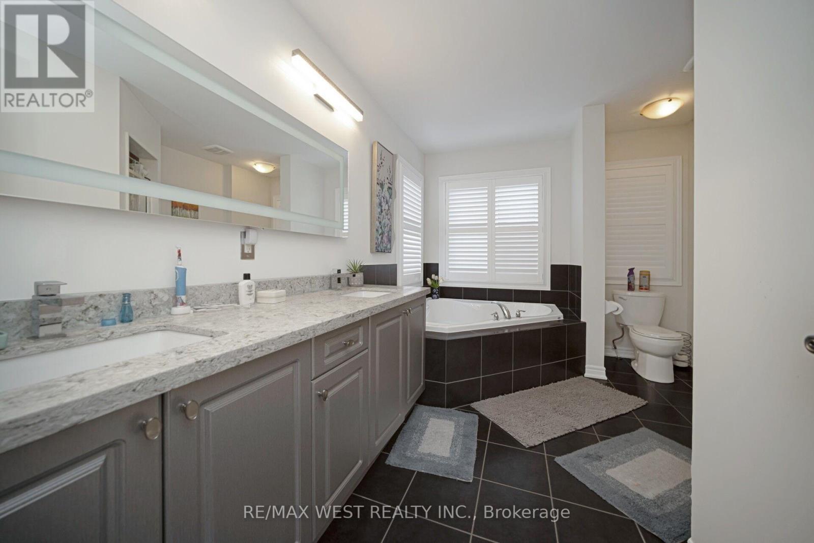 43 Swanton Road, Brampton, ON - Indoor Photo Showing Bathroom