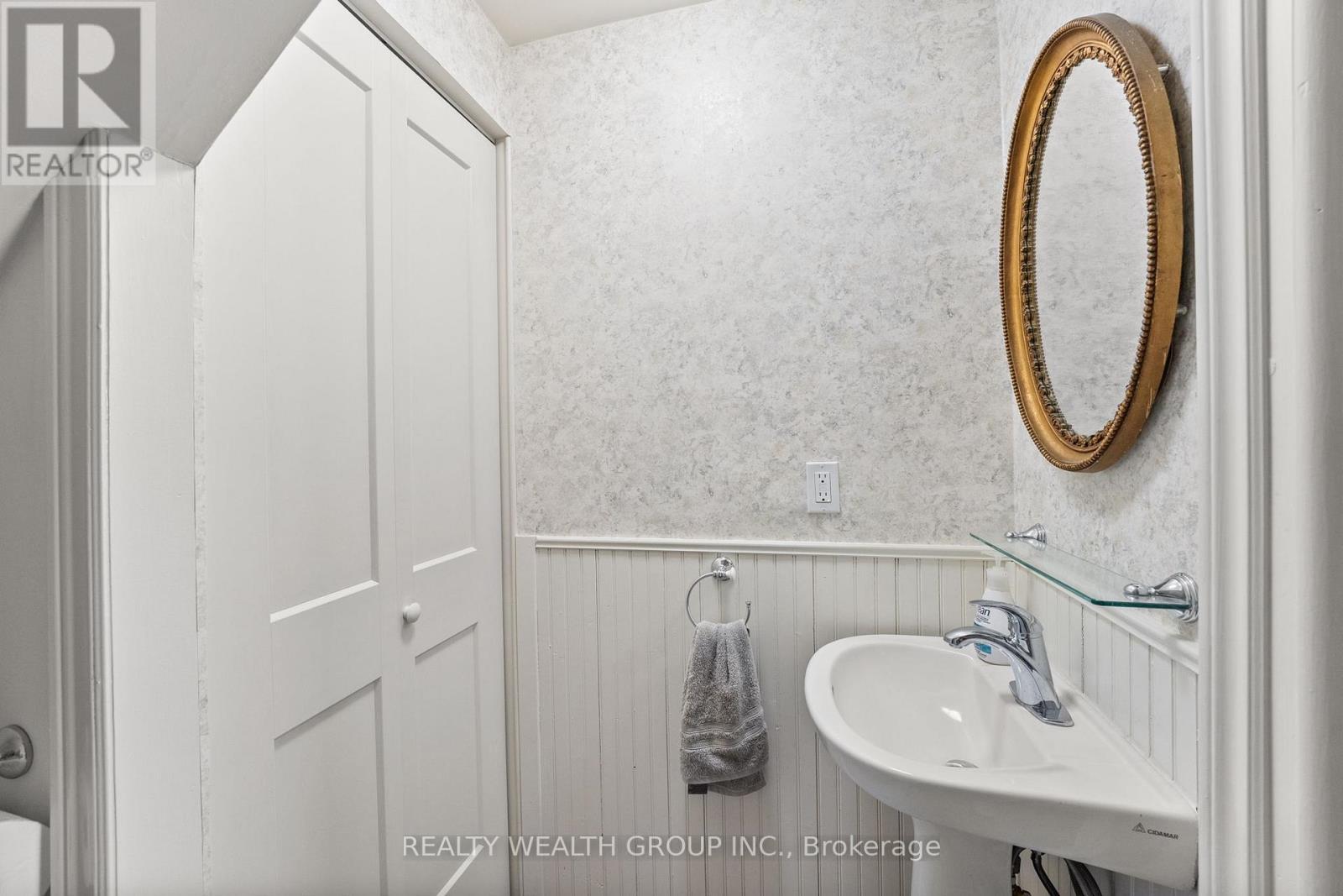 1201 Salem Road, Kawartha Lakes, ON - Indoor Photo Showing Bathroom