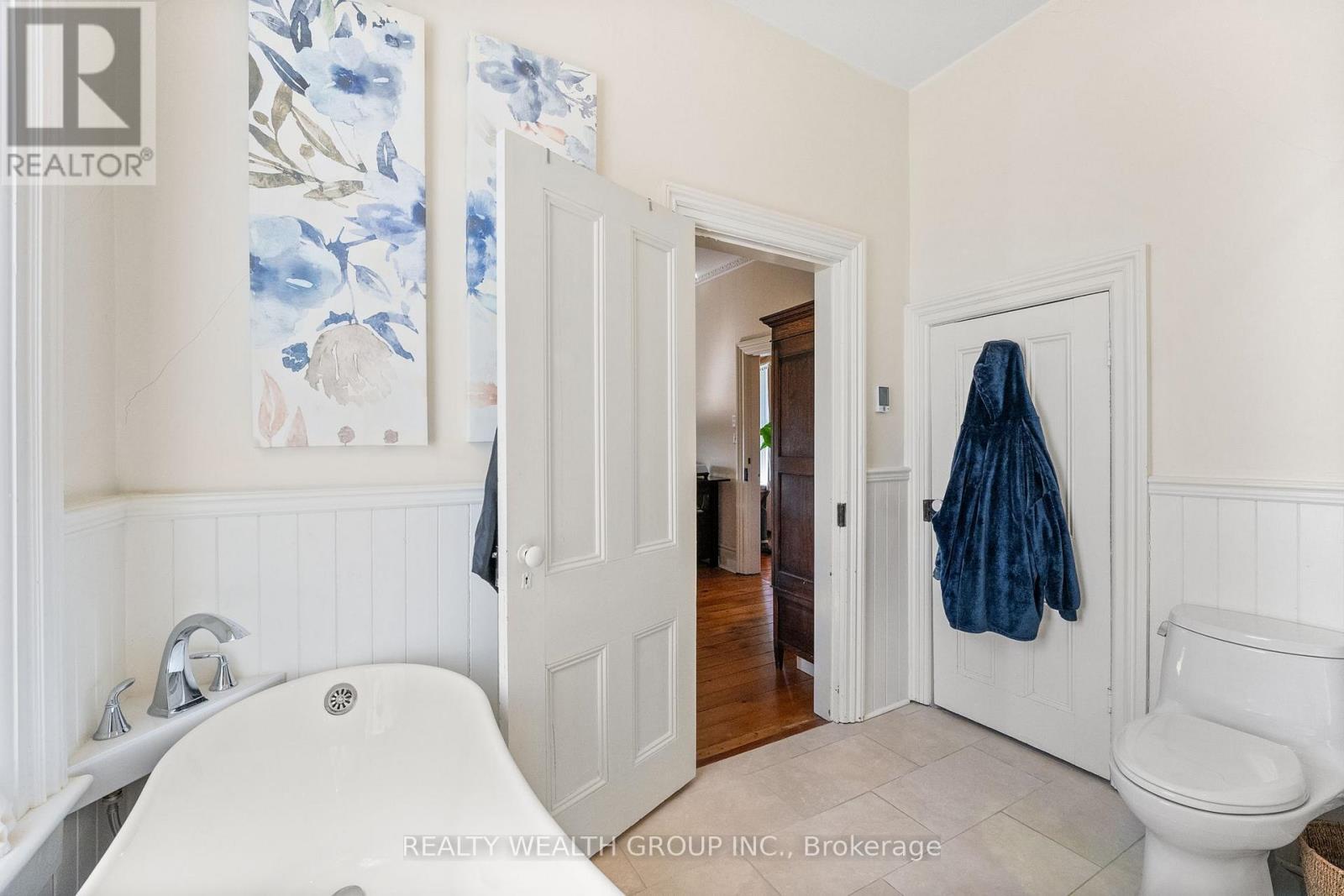 1201 Salem Road, Kawartha Lakes, ON - Indoor Photo Showing Bathroom