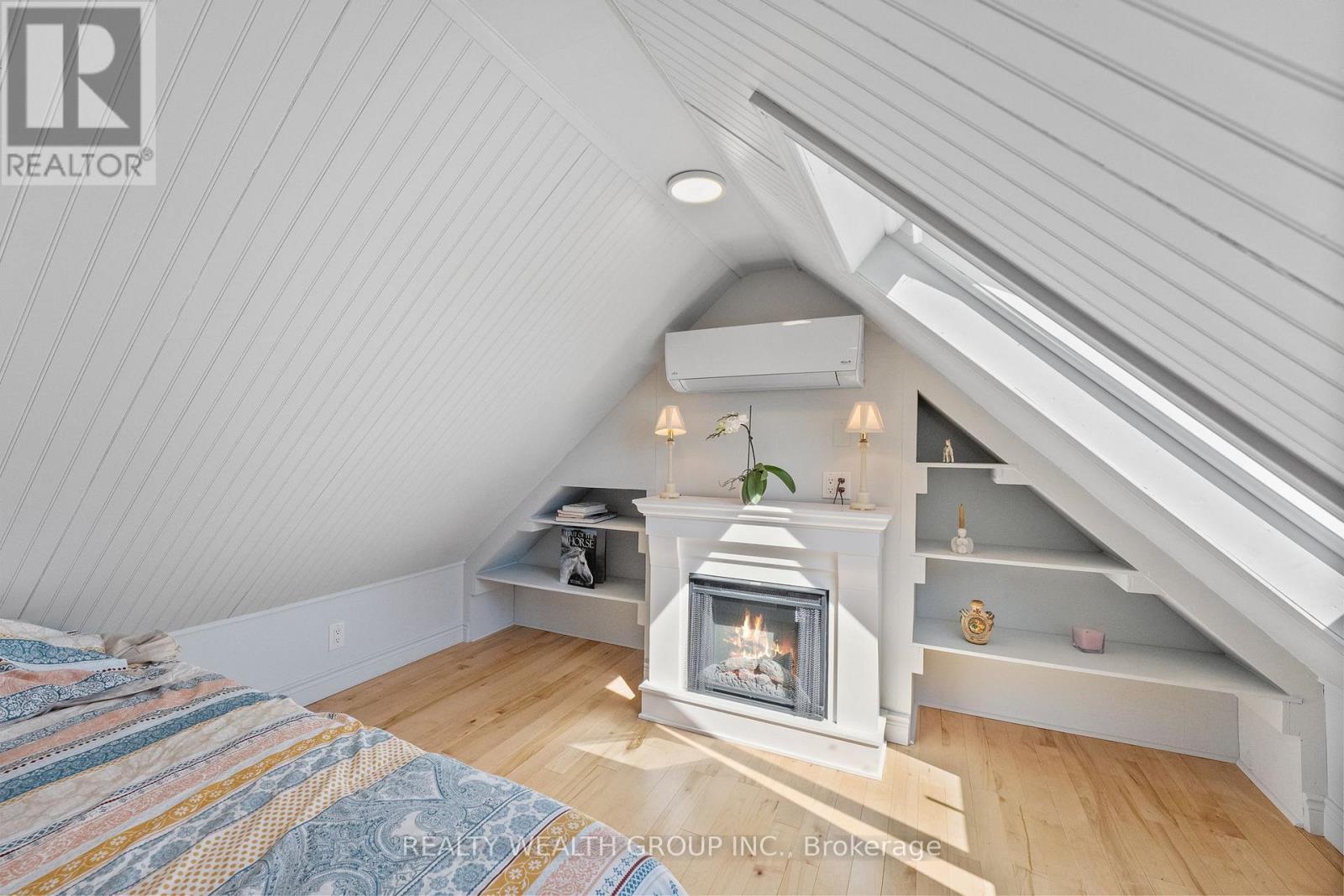 1201 Salem Road, Kawartha Lakes, ON - Indoor Photo Showing Bedroom