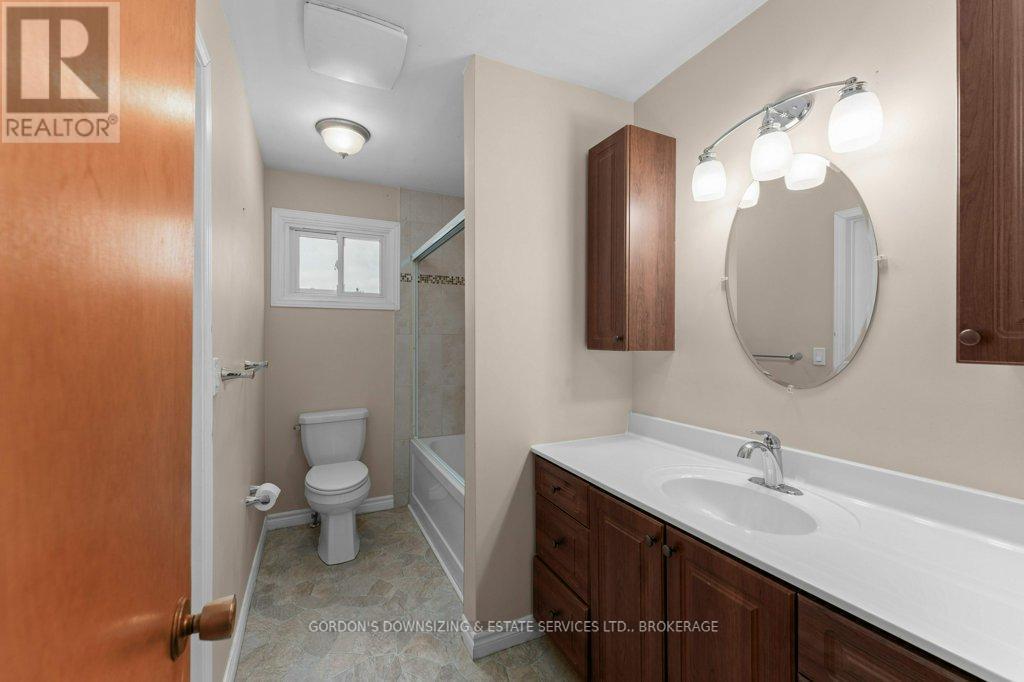 873 Danbury Road, Kingston (South Of Taylor-Kidd Blvd), ON - Indoor Photo Showing Bathroom