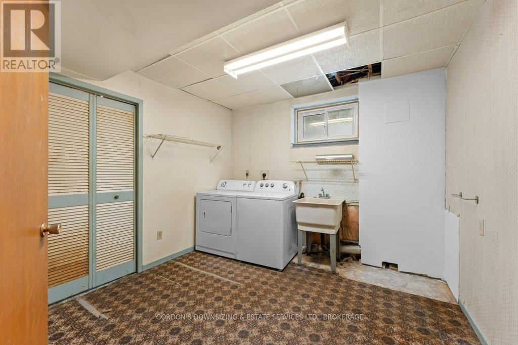 873 Danbury Road, Kingston (South Of Taylor-Kidd Blvd), ON - Indoor Photo Showing Laundry Room