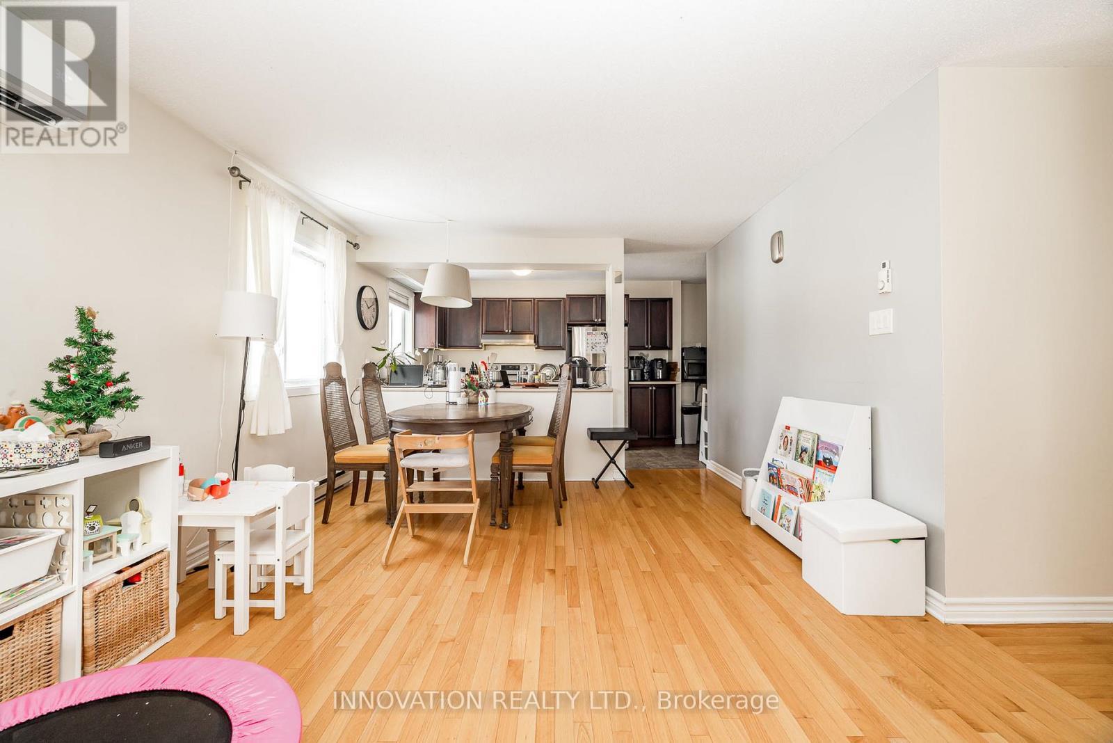 Open concept Living/dining area - 58 - 122 Castlegreen Private, Ottawa, ON