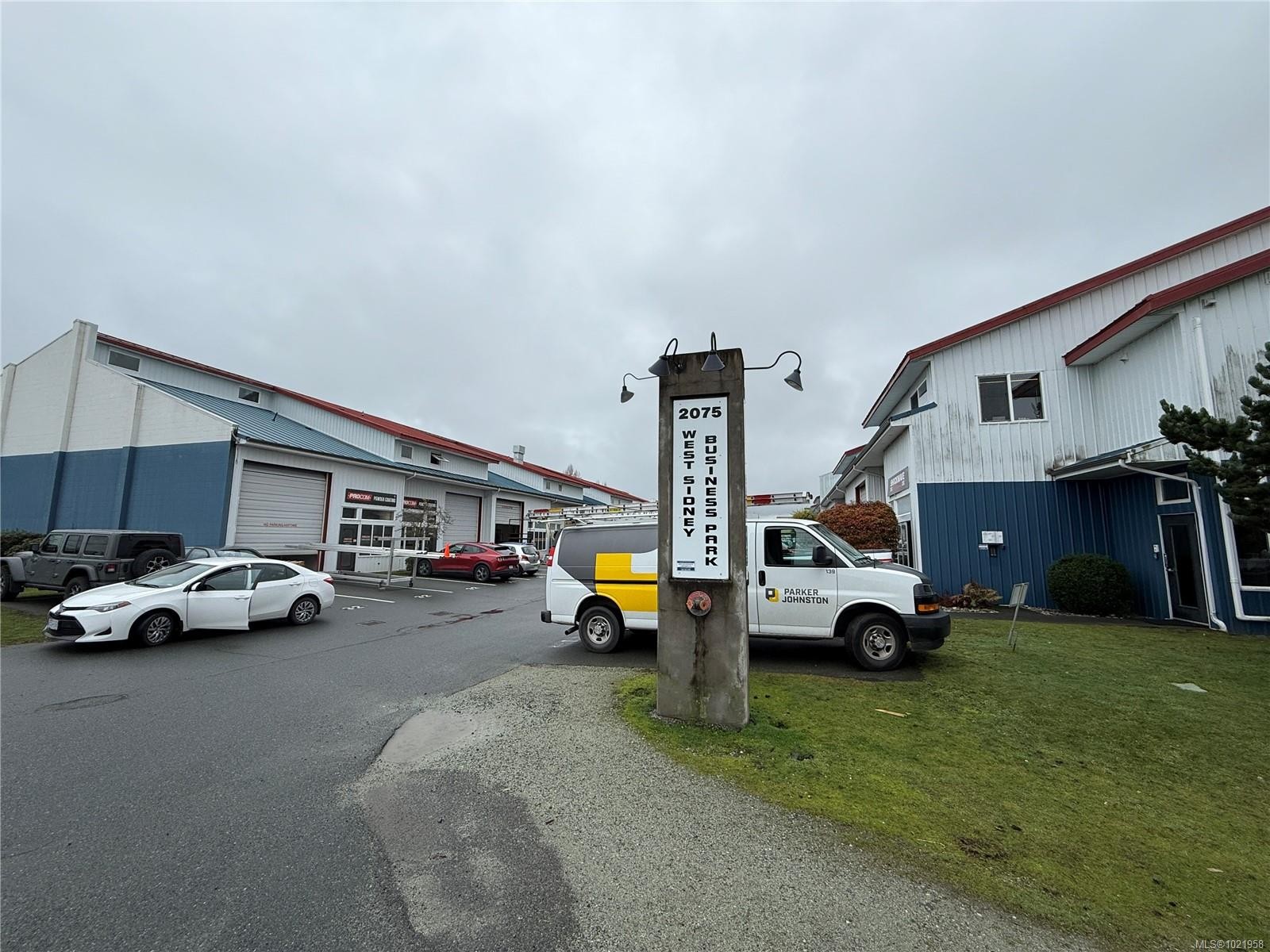 15-2075 Henry Ave, Sidney, BC