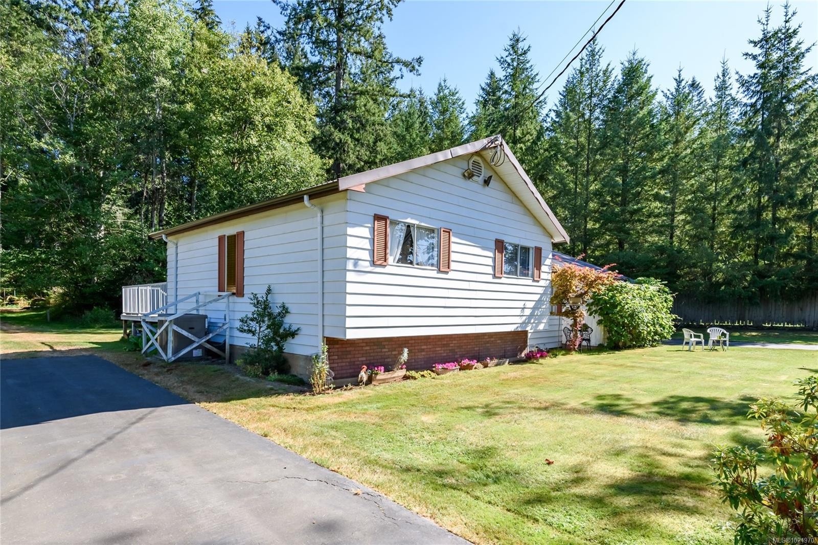 7602 Island Hwy North, Black Creek, BC