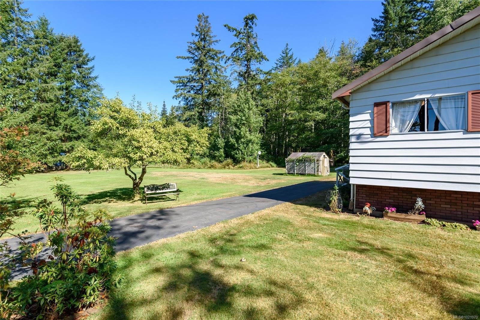 7602 Island Hwy North, Black Creek, BC