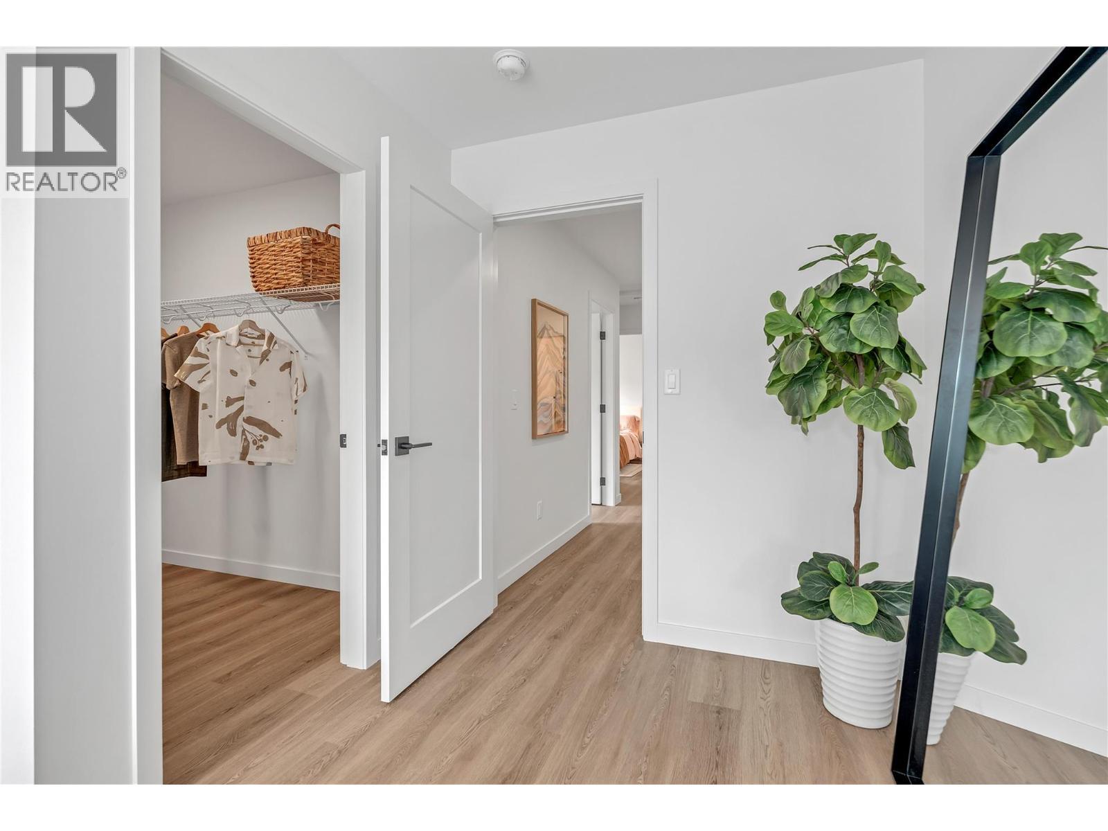 687 Victoria Drive Unit# 101, Penticton, BC - Indoor Photo Showing Other Room