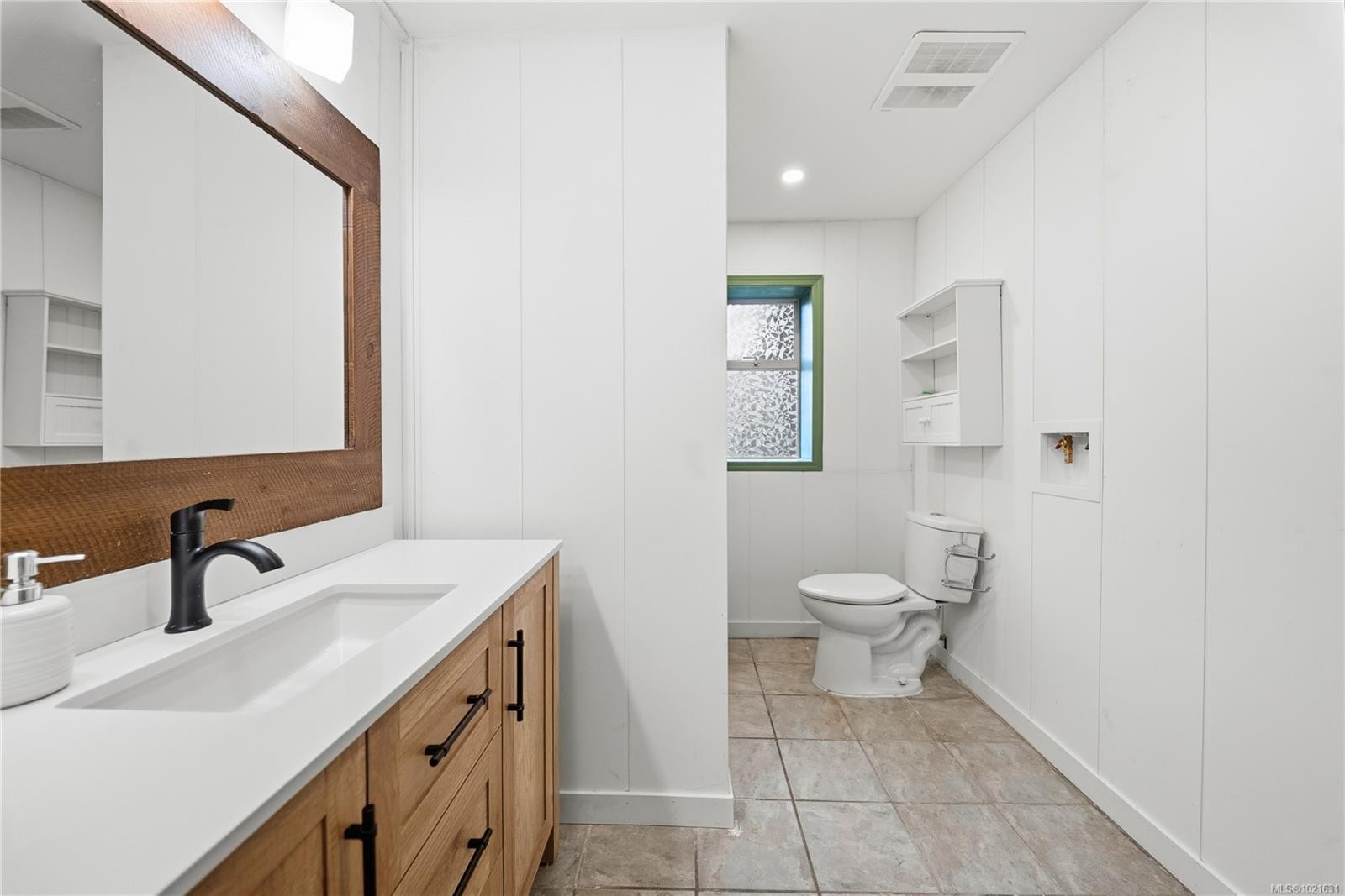 2001 Lakeside Dr, Nanaimo, BC