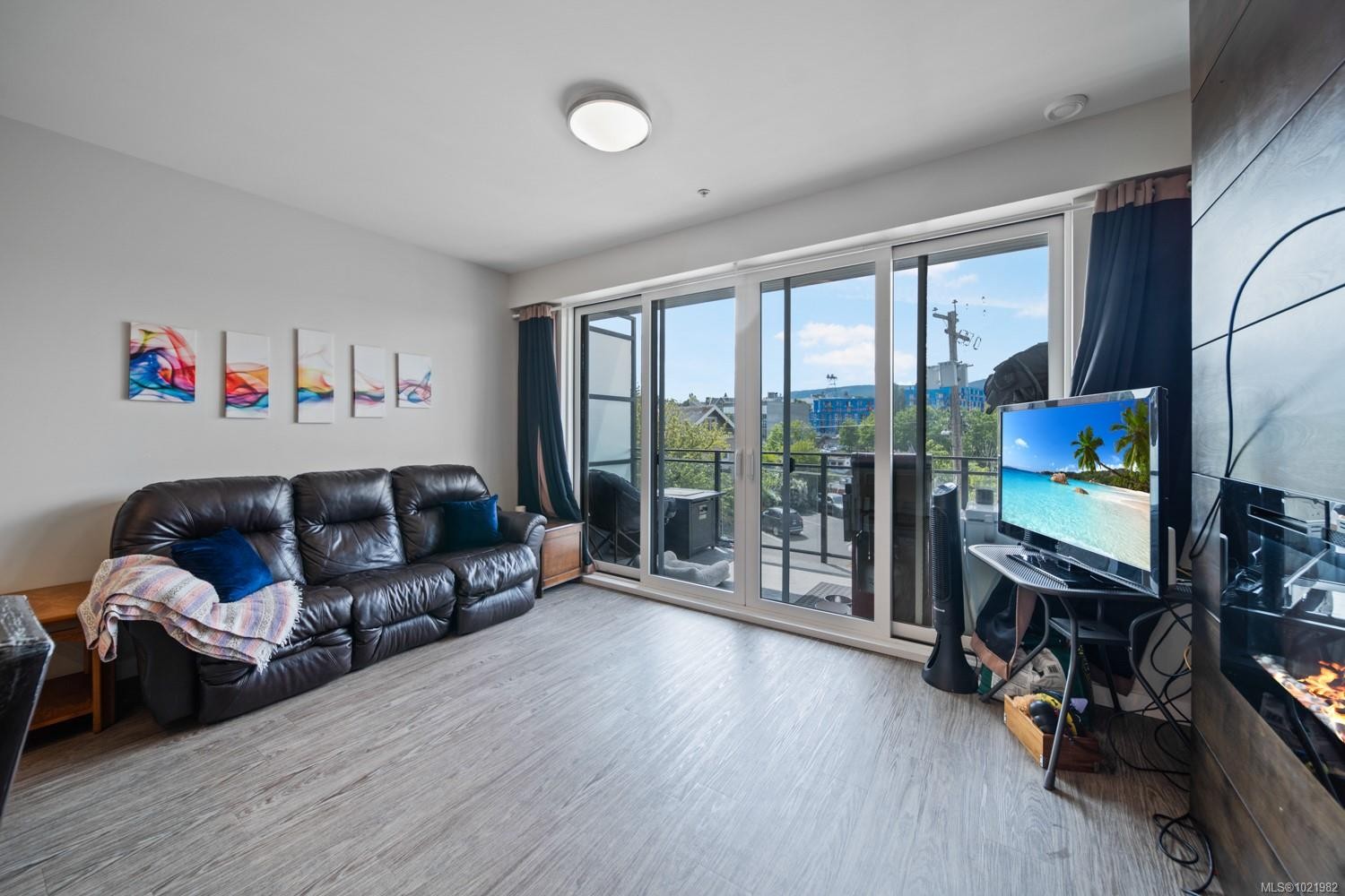 310-91 Chapel St, Nanaimo, BC - Indoor Photo Showing Living Room