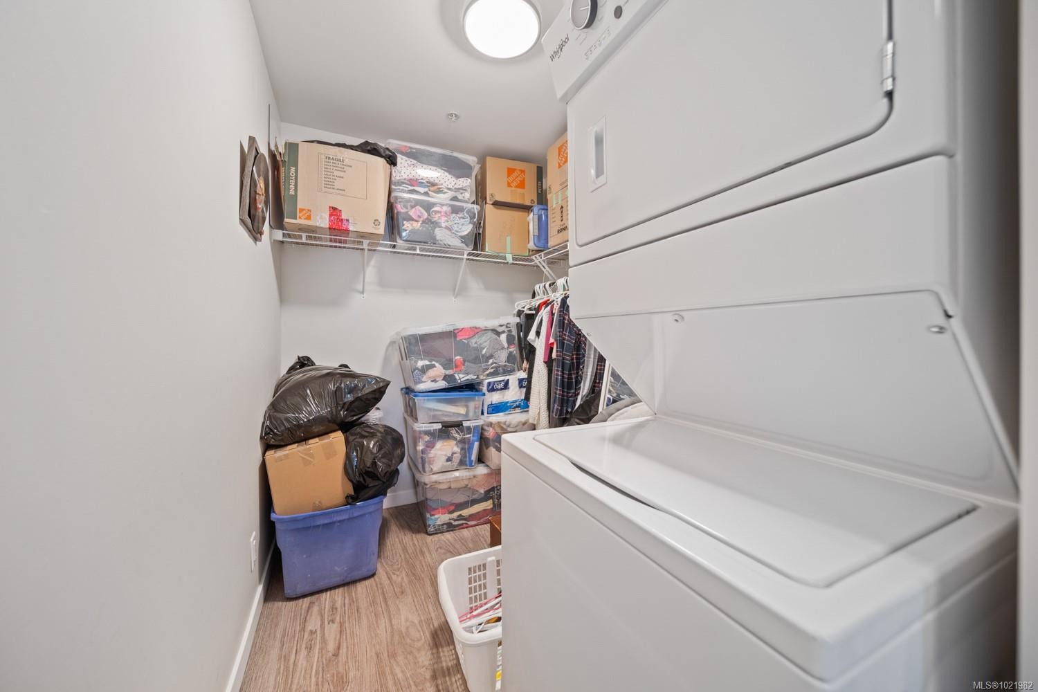 310-91 Chapel St, Nanaimo, BC - Indoor Photo Showing Laundry Room