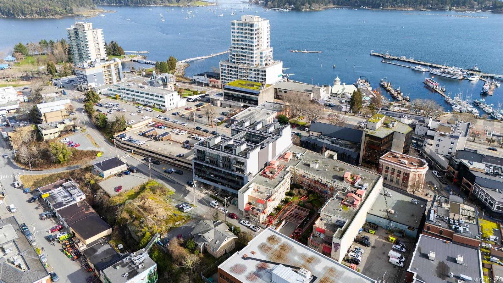 310-91 Chapel St, Nanaimo, BC - Outdoor With Body Of Water With View