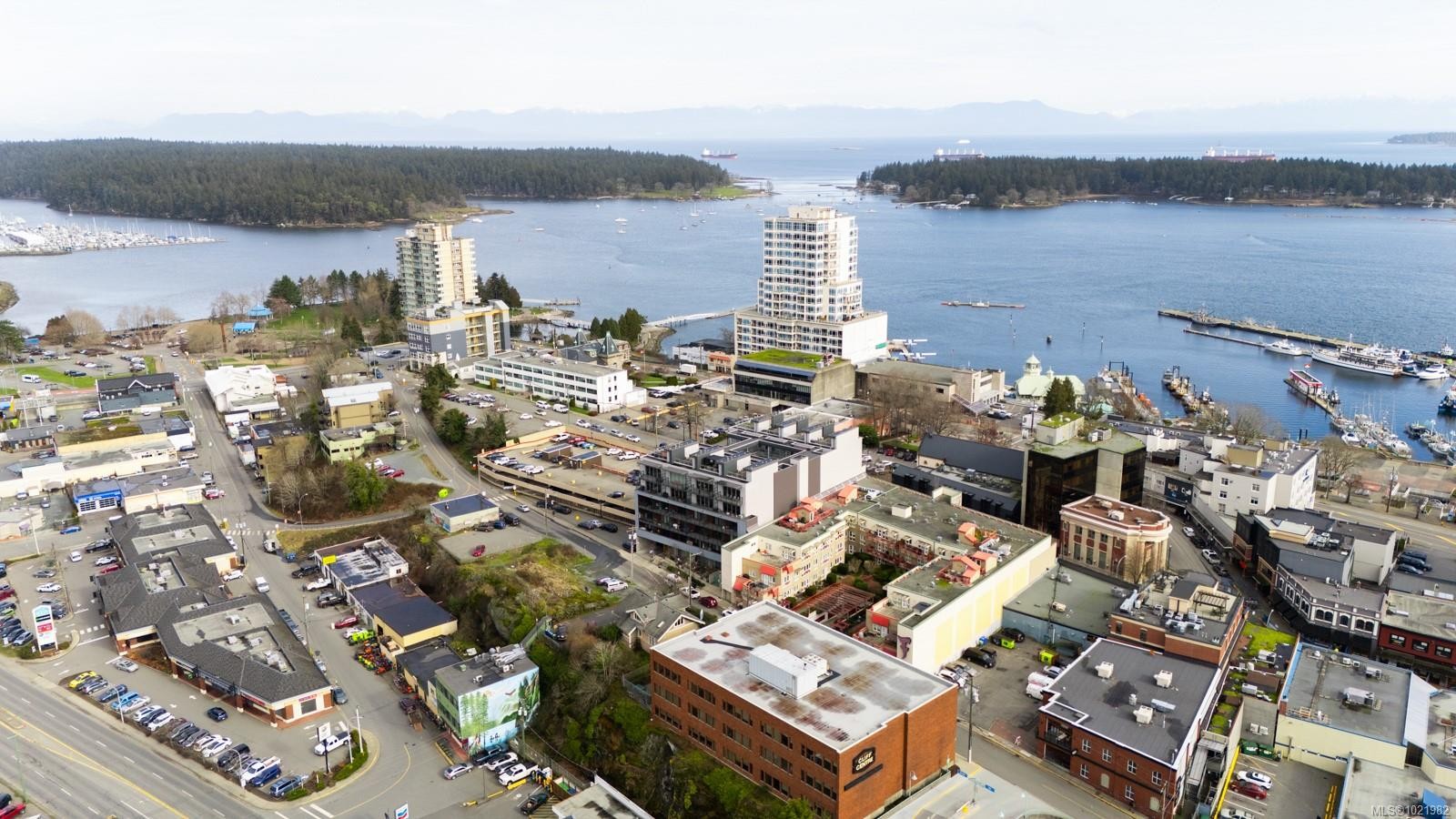 310-91 Chapel St, Nanaimo, BC - Outdoor With Body Of Water With View