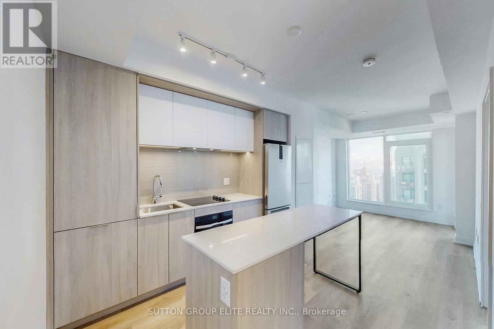 3506 - 395 Square One Drive, Mississauga, ON - Indoor Photo Showing Kitchen