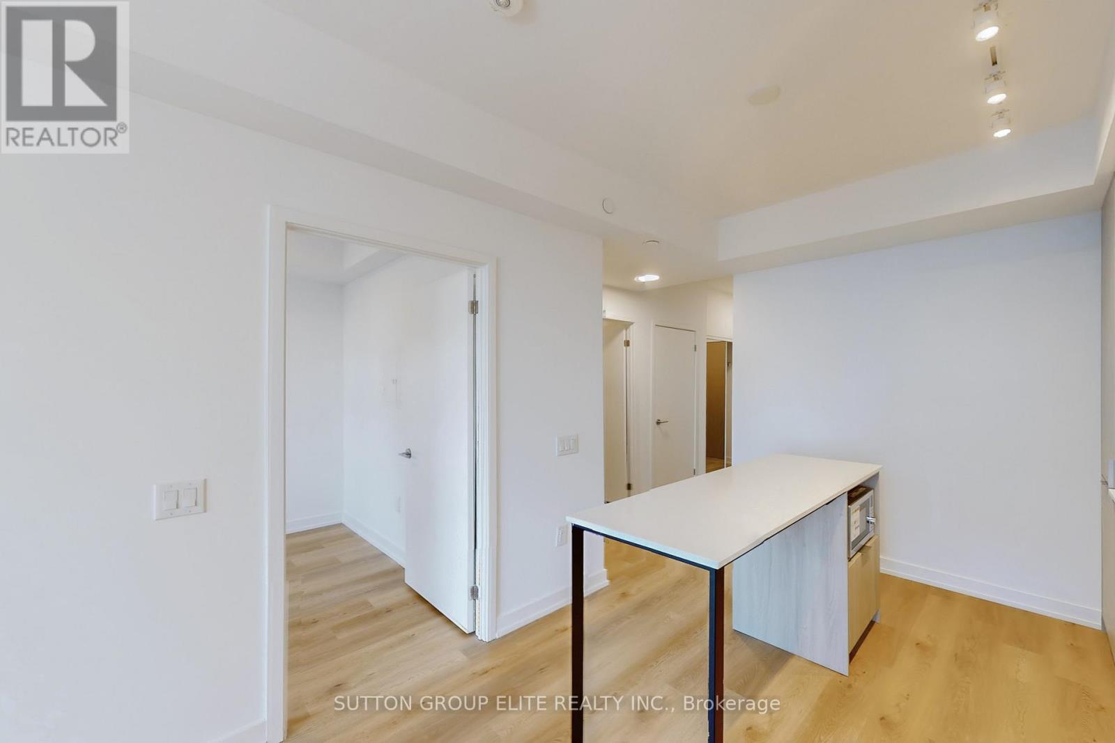 3506 - 395 Square One Drive, Mississauga, ON - Indoor Photo Showing Other Room