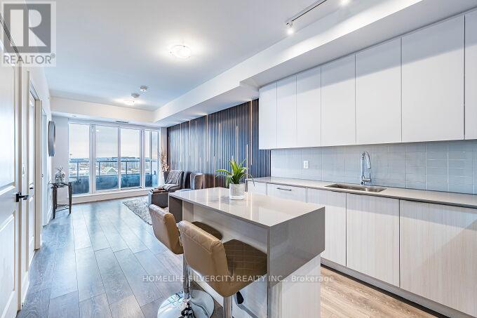 709 - 2481 Taunton Road, Oakville, ON - Indoor Photo Showing Kitchen