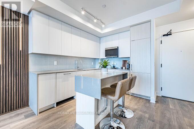 709 - 2481 Taunton Road, Oakville, ON - Indoor Photo Showing Kitchen