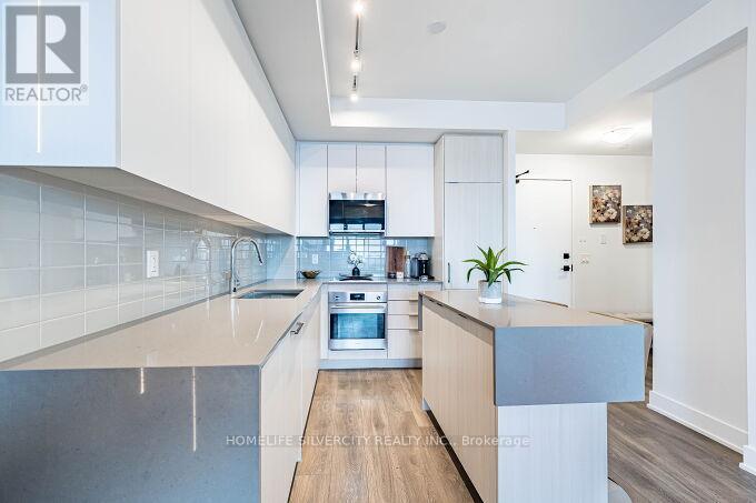 709 - 2481 Taunton Road, Oakville, ON - Indoor Photo Showing Kitchen