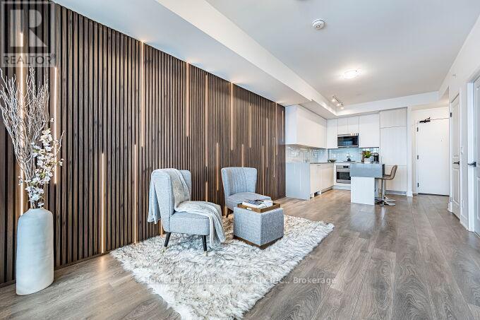 709 - 2481 Taunton Road, Oakville, ON - Indoor