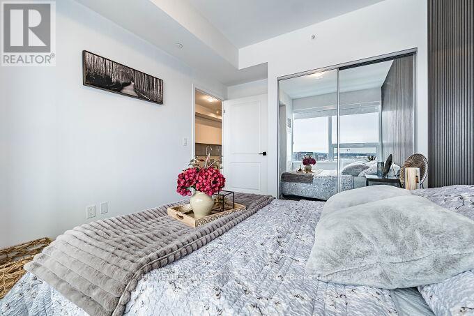 709 - 2481 Taunton Road, Oakville, ON - Indoor Photo Showing Bedroom