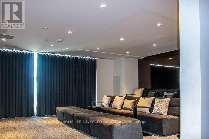 709 - 2481 Taunton Road, Oakville, ON - Indoor