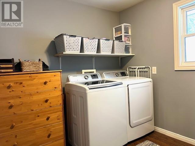 4511 Beaver Avenue, Hanmer, ON - Indoor Photo Showing Laundry Room