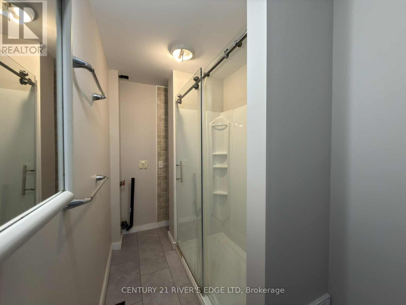 12 Pearl Street E, Brockville, ON - Indoor Photo Showing Bathroom
