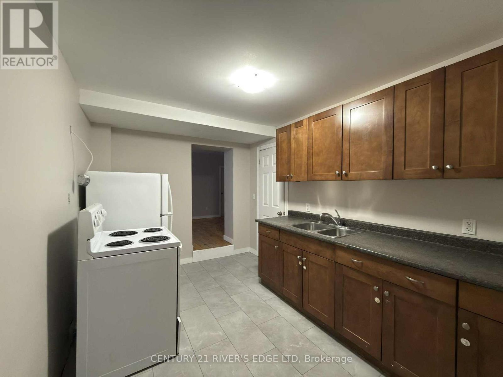 12 Pearl Street E, Brockville, ON - Indoor