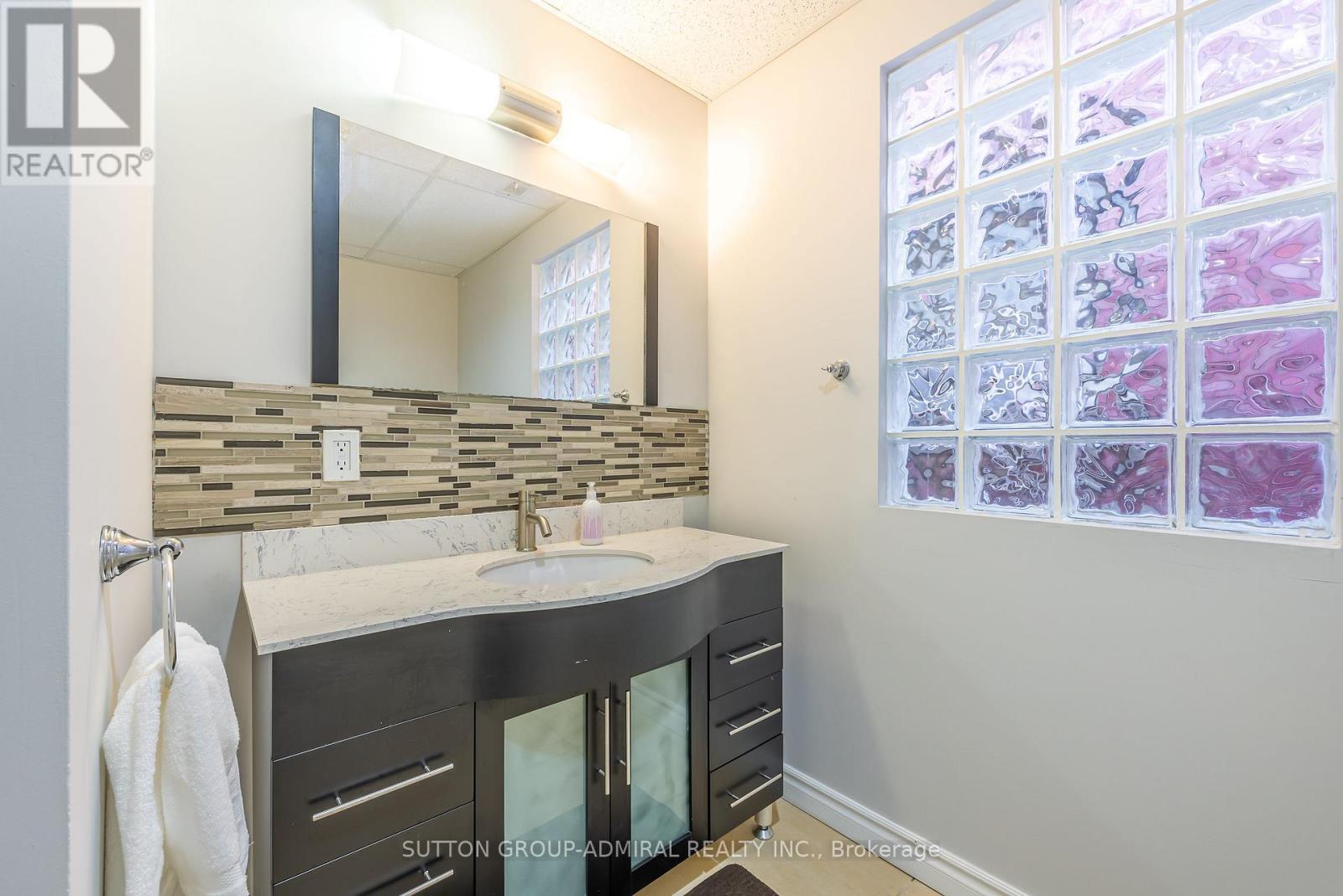 4497 Queen Street, Niagara Falls, ON