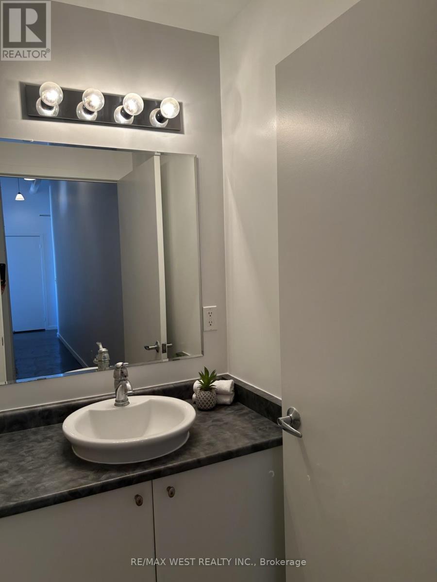 207 - 410 King Street W, Kitchener, ON - Indoor Photo Showing Bathroom