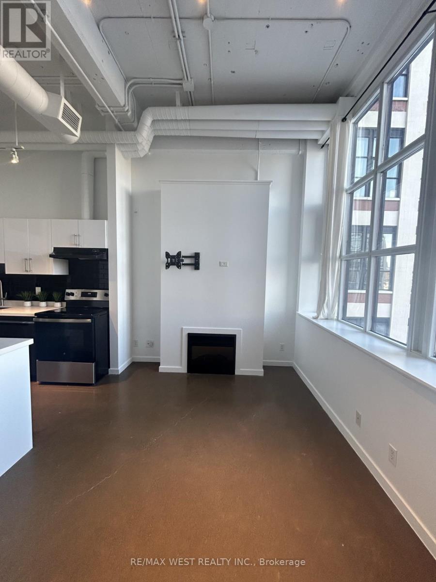 207 - 410 King Street W, Kitchener, ON - Indoor