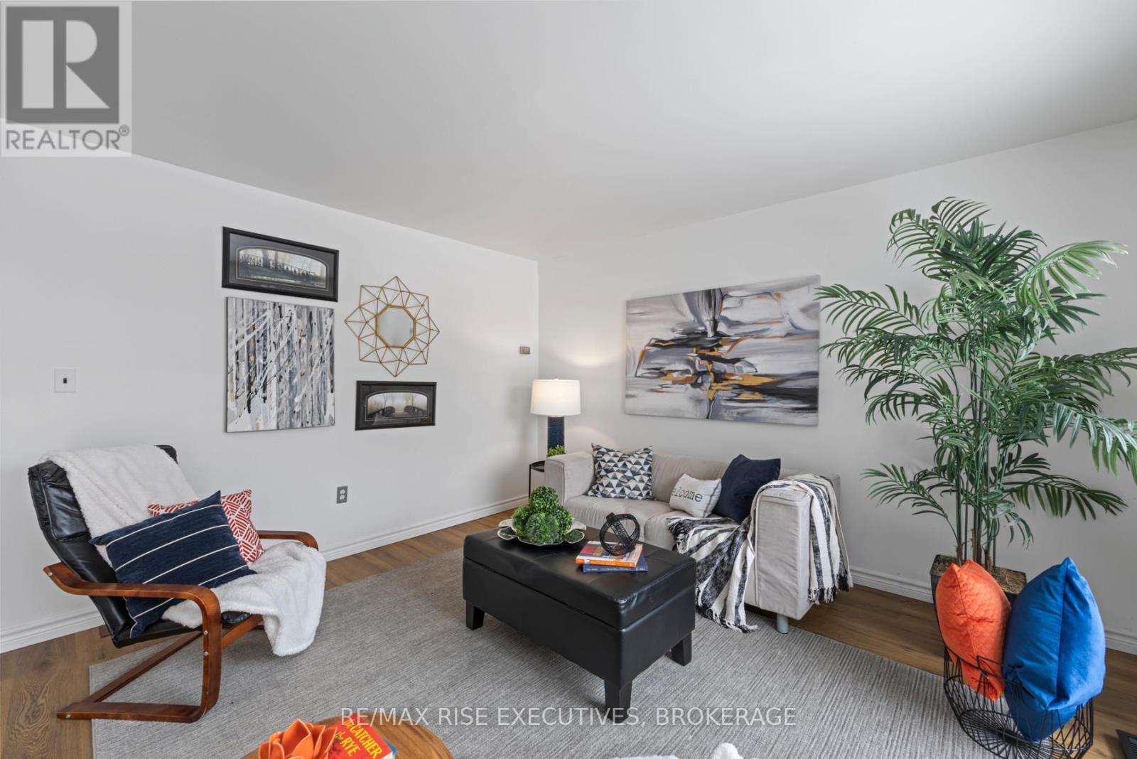 173 - 777 Ashwood Drive, Kingston (South Of Taylor-Kidd Blvd), ON - Indoor Photo Showing Living Room