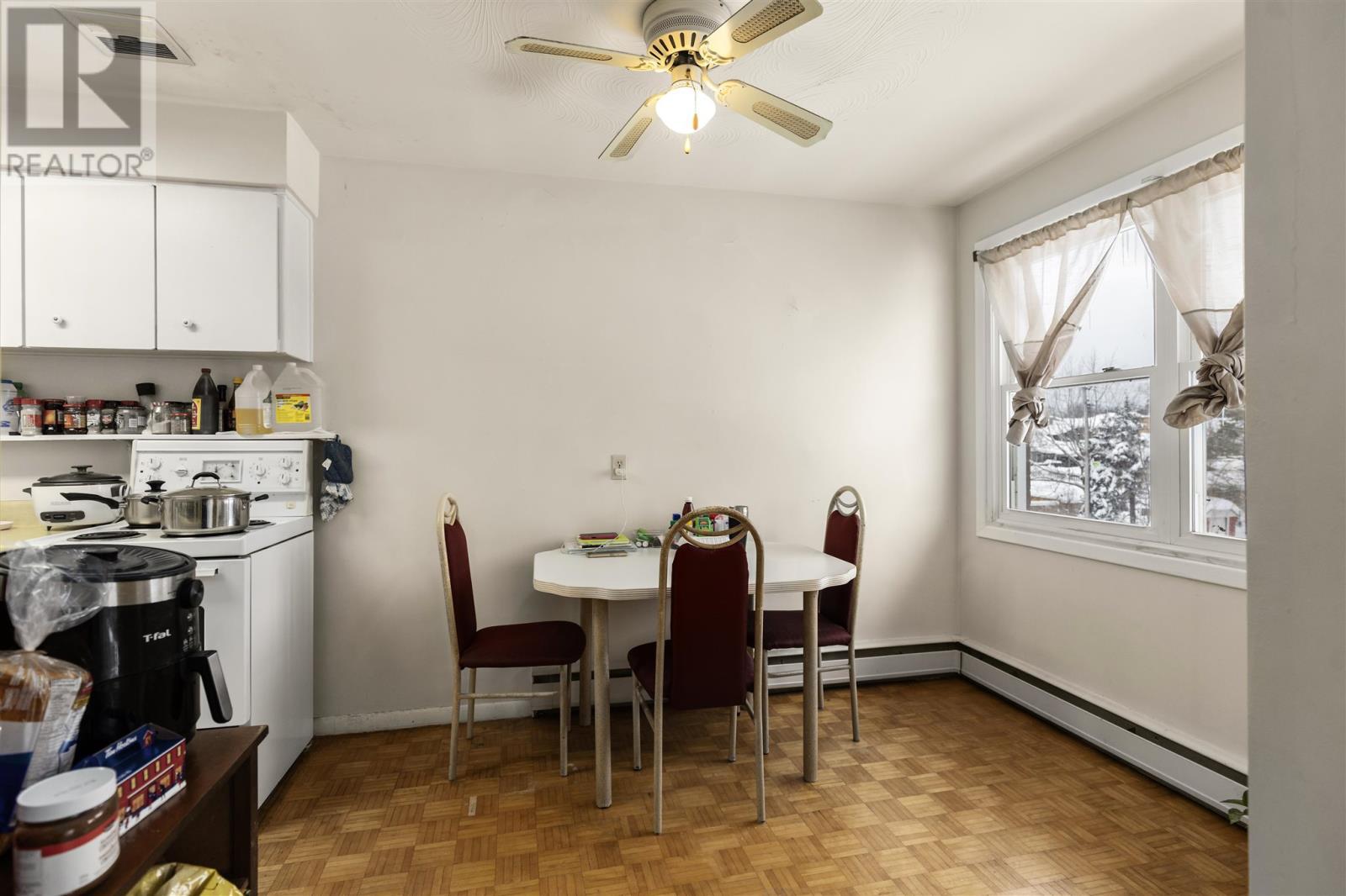 570 Macdonald Ave # 303, Sault Ste. Marie, ON - Indoor Photo Showing Dining Room
