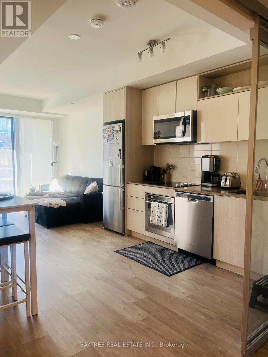 653 - 121 Lower Sherbourne Street, Toronto, ON - Indoor Photo Showing Kitchen