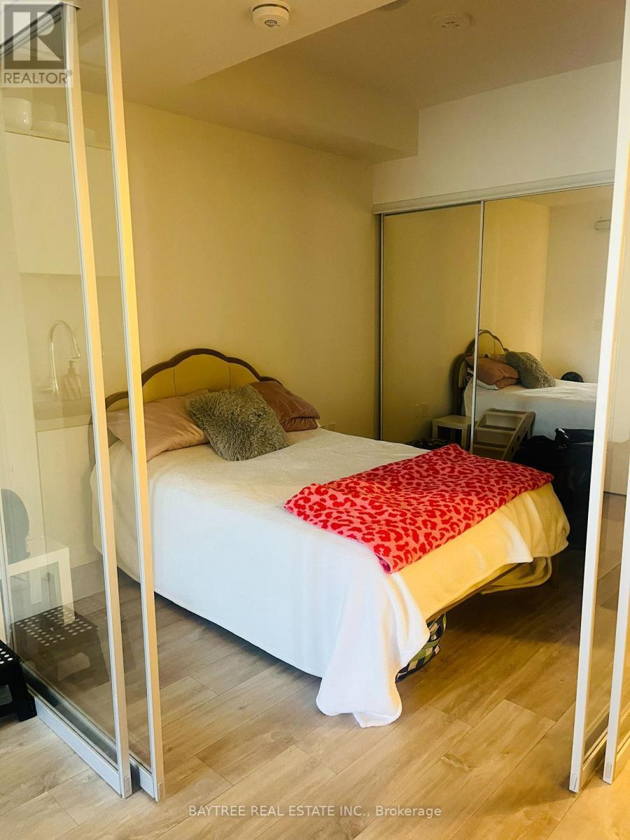 653 - 121 Lower Sherbourne Street, Toronto, ON - Indoor Photo Showing Bedroom