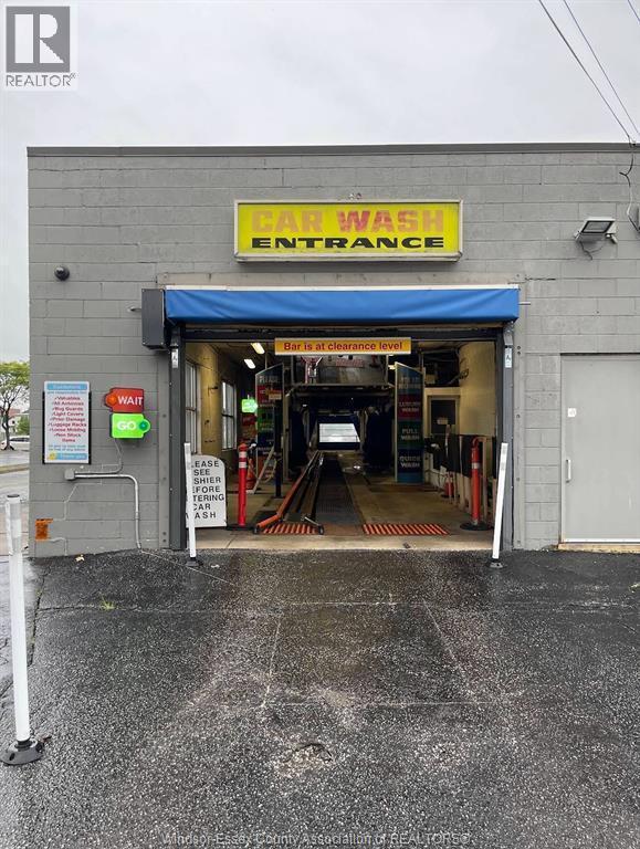 92 Erie ..., Windsor, ON